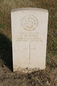 Ismailia War Memorial Cemetery - Maywell, W